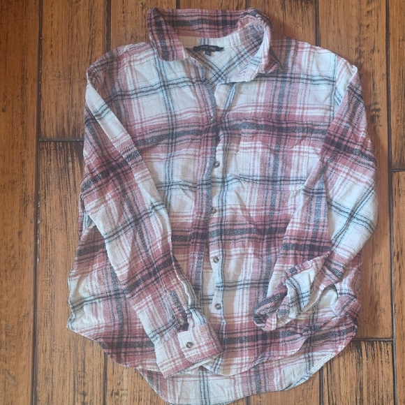 Love Tree Junior's Plaid Shirt - Picture 1 of 2